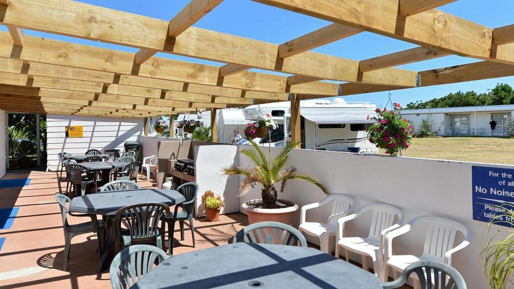 Ninety Mile Beach Holiday Park Waipapakauri Exterior photo